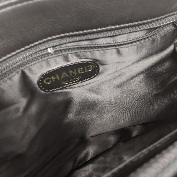 🎉 SALE 🎉 CHANEL BlACK BAG FRONT FLAP CHAIN TOTE More Pics!🎉 Vintage! 🦄 - Picture 12 of 16